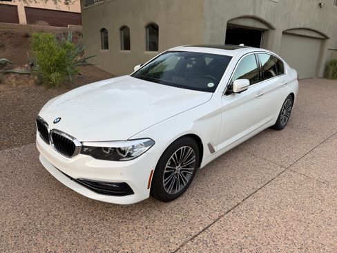 Used 2017 BMW 530i xDrive AWD/4WD image 2