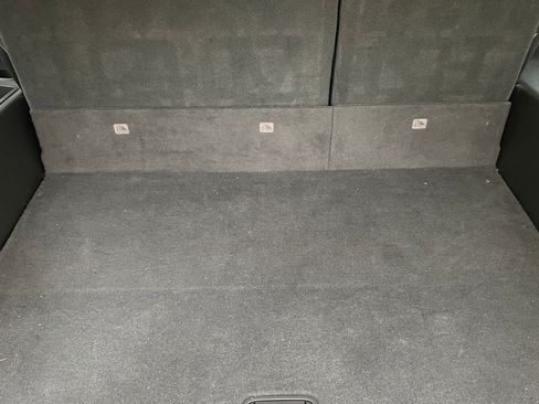 Used 2017 Chevrolet Suburban LT image 29