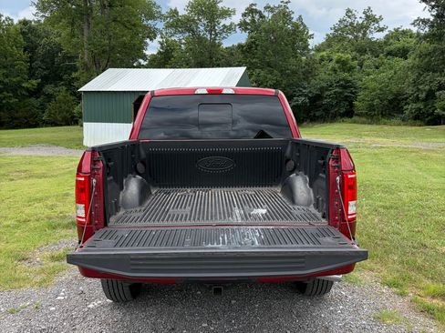 Used 2015 Ford F150 XLT w/ Equipment Group 302A Luxury AWD/4WD image 10