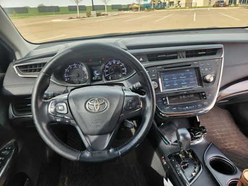 Used 2016 Toyota Avalon XLE image 16