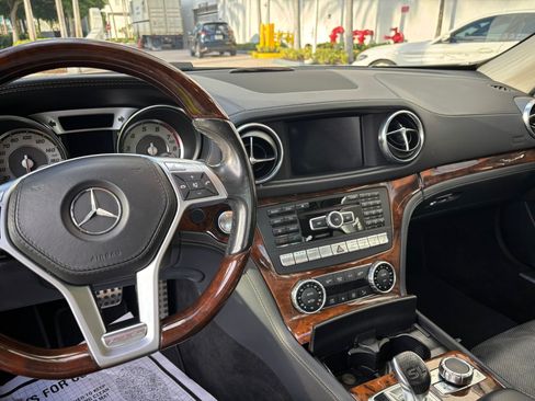 Used 2013 Mercedes-Benz SL 550 image 6
