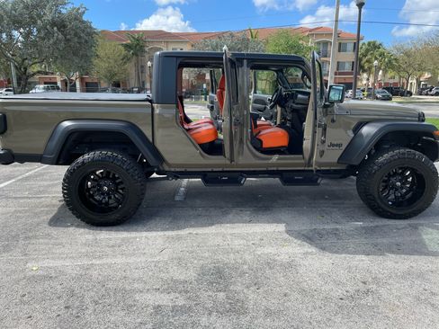 Used 2020 Jeep Gladiator Sport w/ Quick Order Package 24S image 22