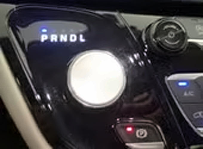 Used 2020 Chrysler Pacifica Touring-L FWD image 12