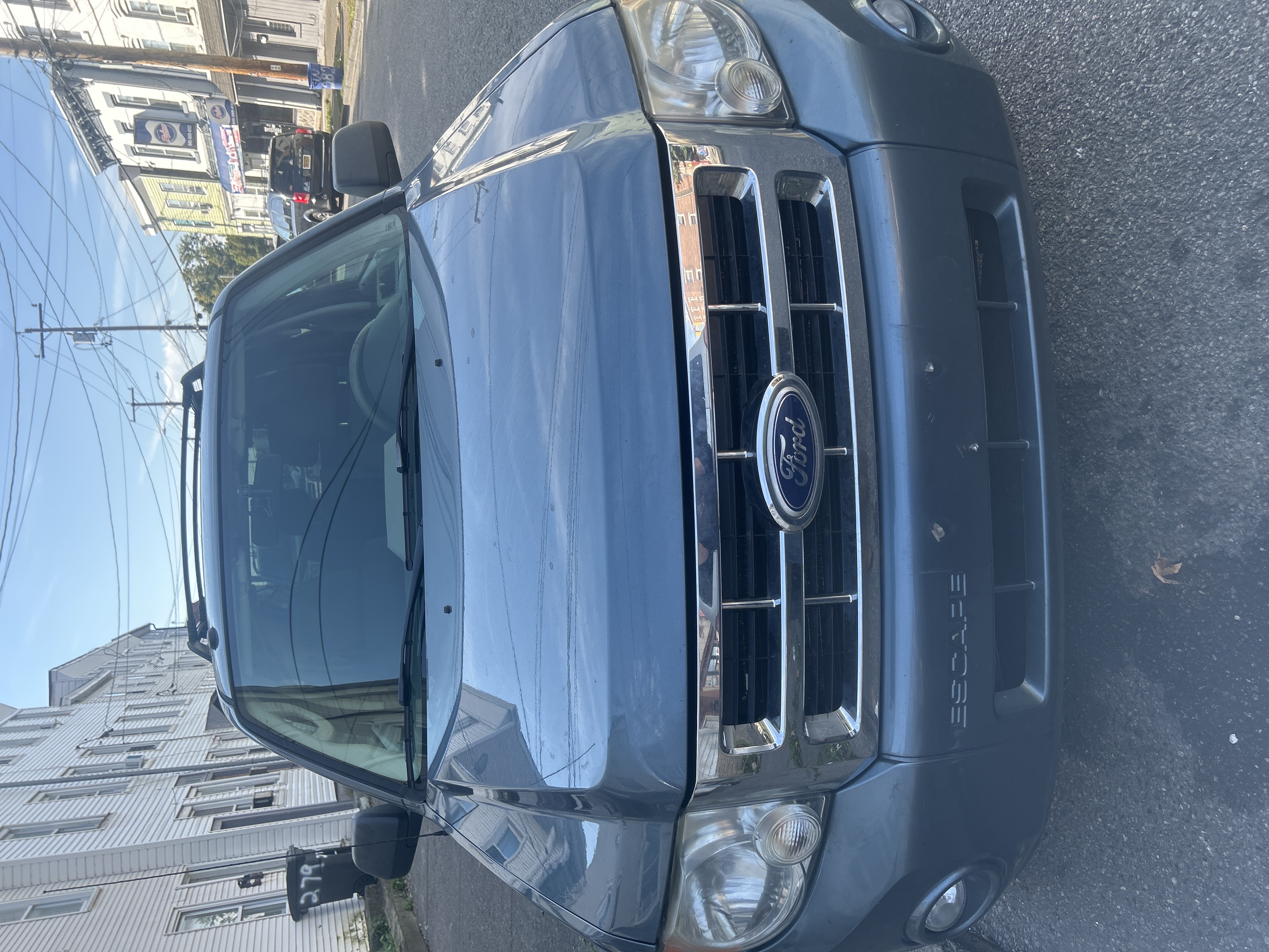 Used 2010 Ford Escape XLT AWD/4WD image 2