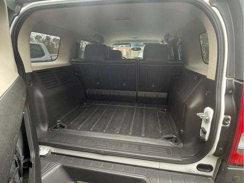 Used 2006 HUMMER H3 image 10