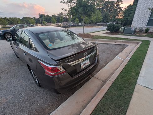 Used 2015 Nissan Altima 2.5 S w/ Sport Value Package image 15
