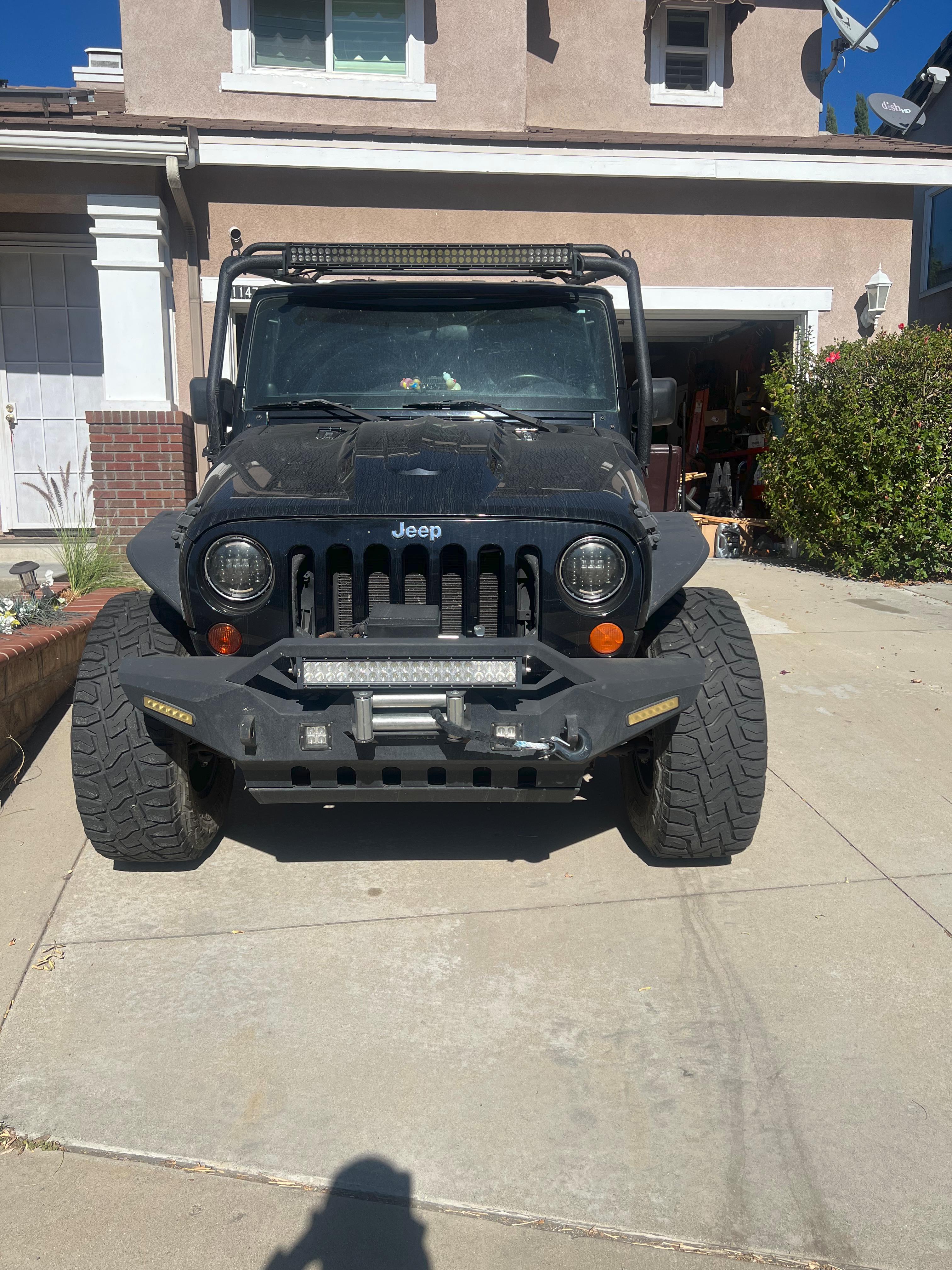 Used 2012 Jeep Wrangler Unlimited Sport AWD/4WD image 2