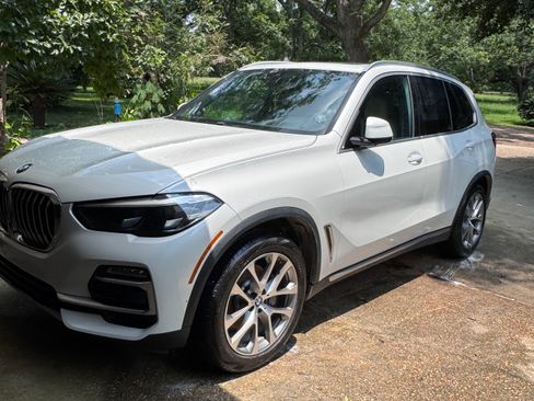 Used 2019 BMW X5 xDrive40i w/ Premium Package 2 AWD/4WD image 2