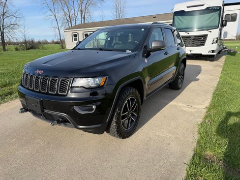 Used 2021 Jeep Grand Cherokee Trailhawk w/ Trailhawk Luxury Group image 1