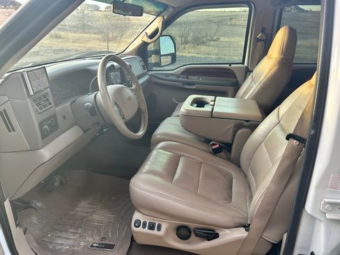 Used 2001 Ford F250 Short Bed image 5