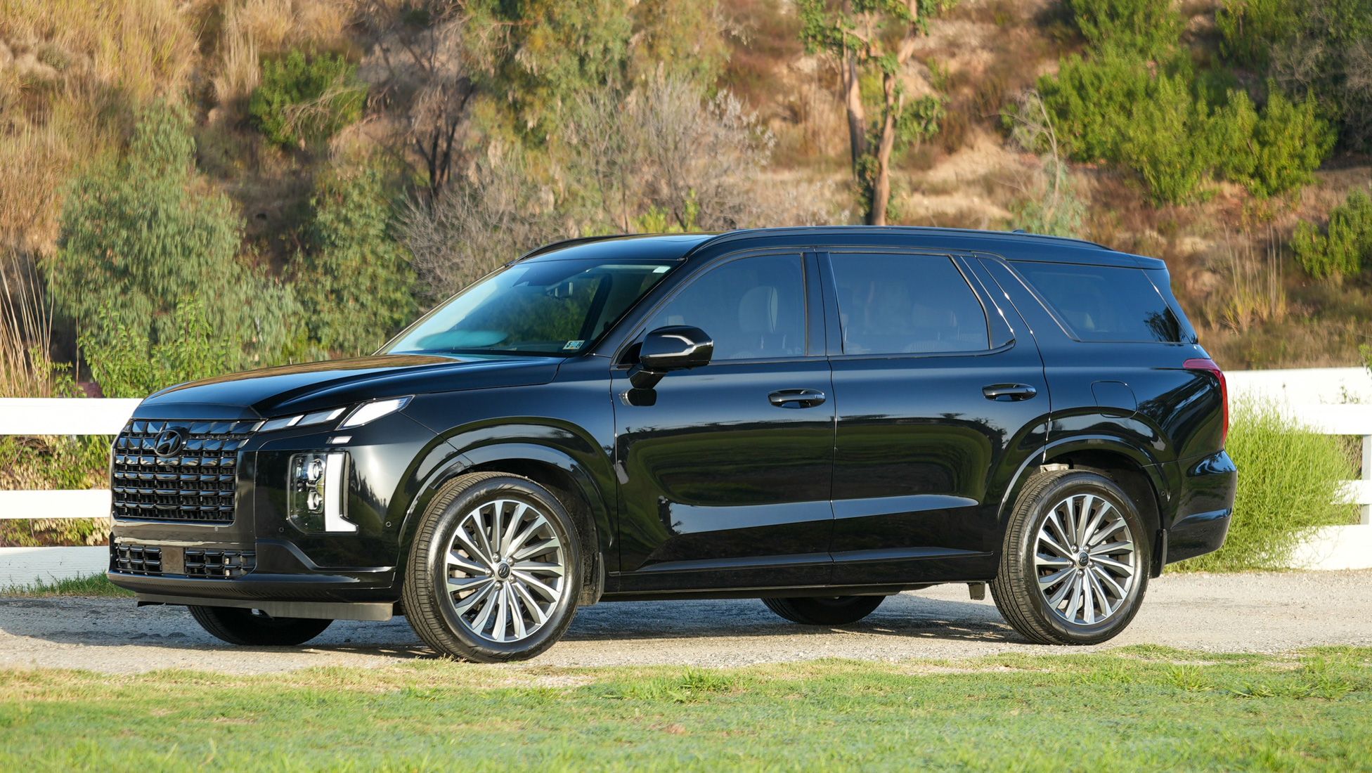 Used 2023 Hyundai Palisade Calligraphy w/ Winter Package AWD/4WD image 1