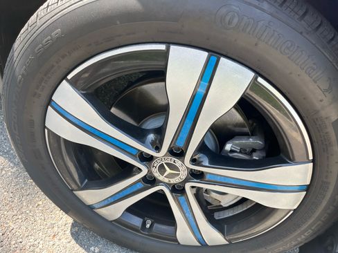 Used 2023 Mercedes-Benz EQB 250+ w/ Exclusive Package image 16