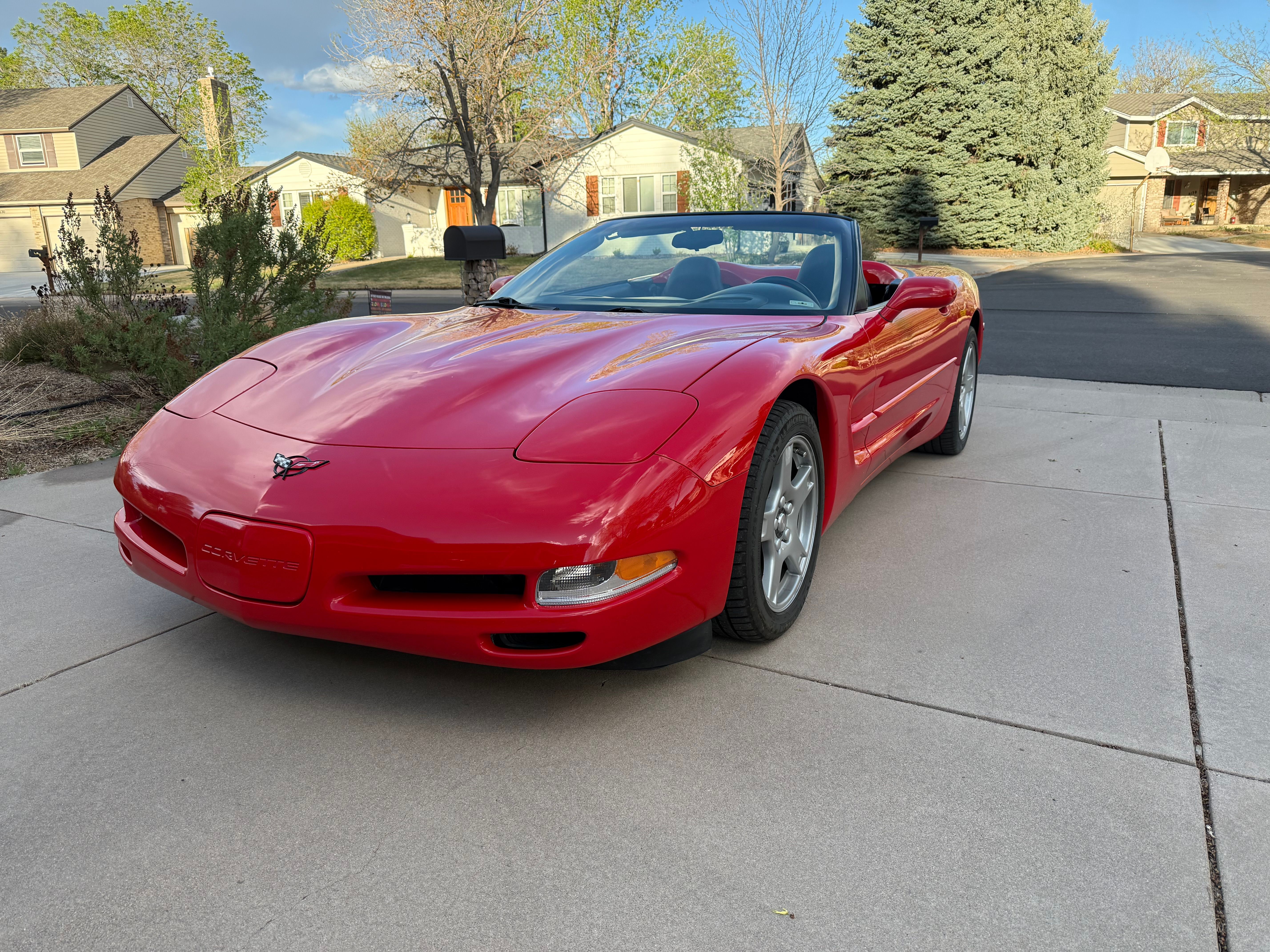 Used 1999 Chevrolet Corvette Convertible w/ Memory Pkg RWD image 2