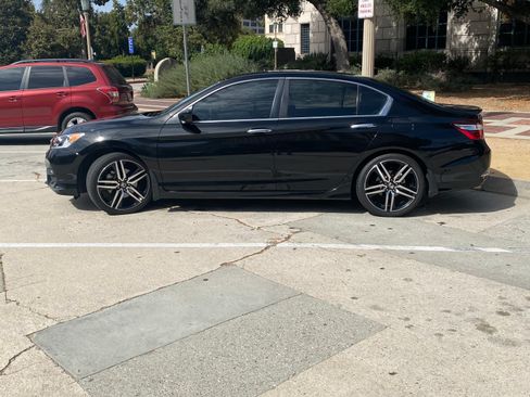 Used 2016 Honda Accord Sport image 2