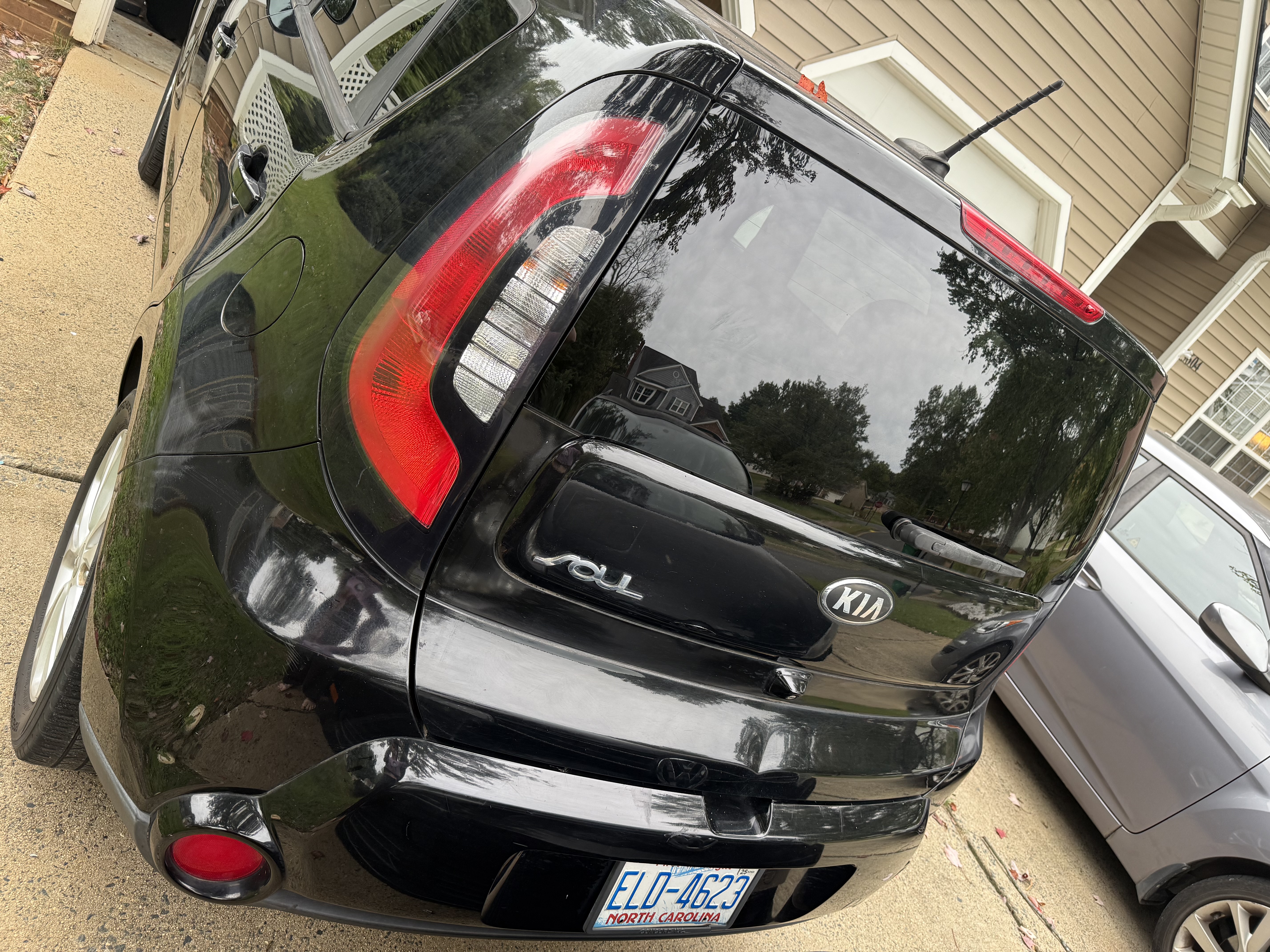 Used 2016 Kia Soul + FWD image 5