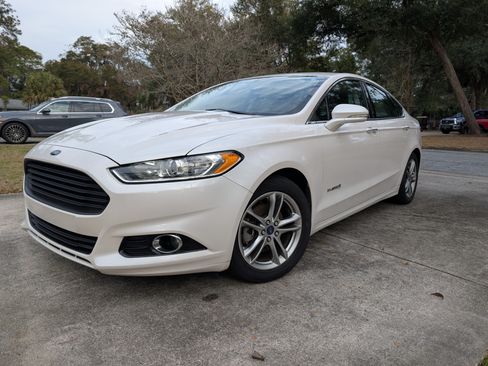 Used 2016 Ford Fusion Titanium image 1