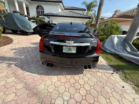 Used 2017 Cadillac CTS V w/ Luxury Package RWD image 12