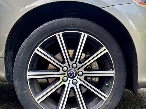 Used 2016 Volvo XC60 T5 Premier w/ Proximity Package image 21