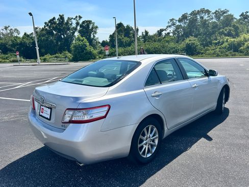 Used 2011 Toyota Camry Hybrid w/ Upgrade Pkg FWD image 4