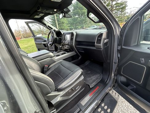 Used 2018 Ford F150 Raptor w/ Equipment Group 802A Luxury image 4