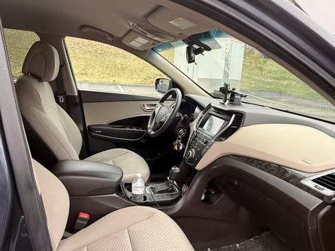Used 2017 Hyundai Santa Fe Sport image 11