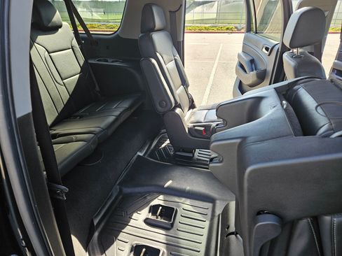 Used 2020 GMC Yukon XL SLT image 26