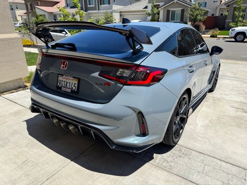 Used 2023 Honda Civic Type R image 10