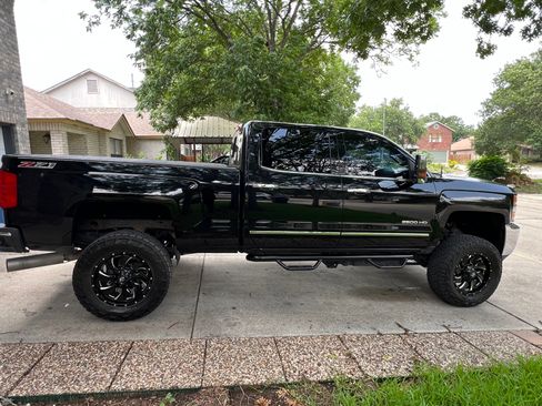 Used 2015 Chevrolet Silverado 2500 LTZ w/ Duramax Plus Package AWD/4WD image 2