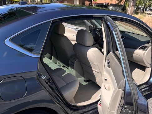 Used 2014 Nissan Sentra SV w/ SV Driver Package FWD image 5