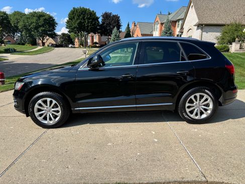 Used 2015 Audi Q5 2.0T Premium Plus w/ Technology Package AWD/4WD image 2