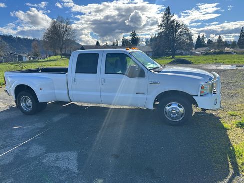 Used 2006 Ford F350 Lariat image 5