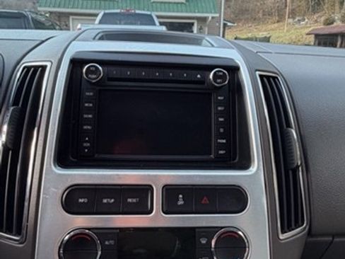 Used 2010 Ford Edge Limited image 25