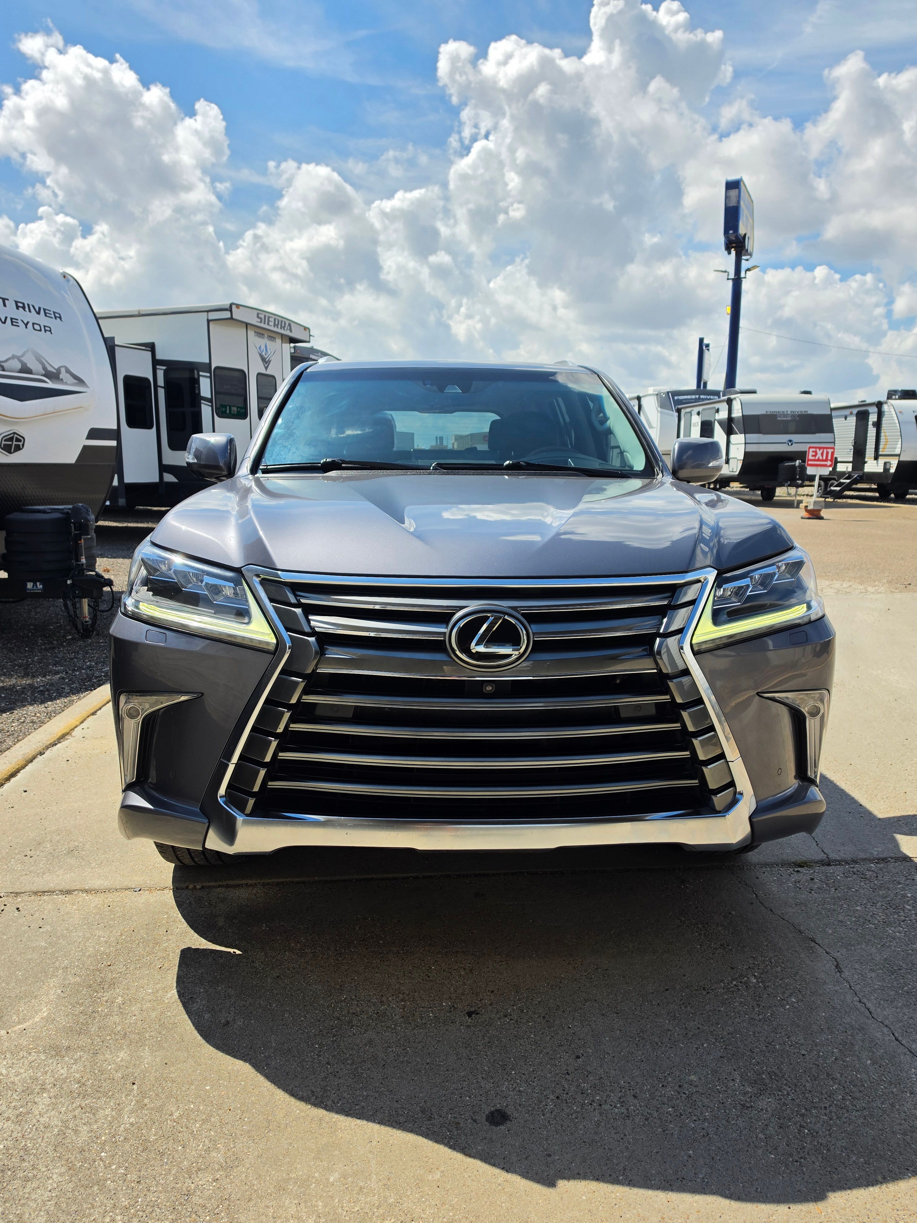 Used 2019 Lexus LX 570 4WD w/ Luxury Package image 4