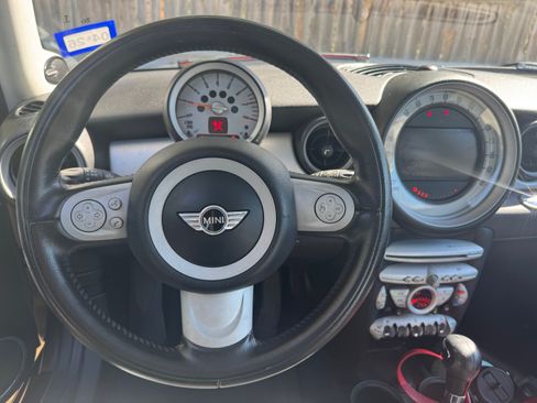 Used 2010 MINI Cooper Hardtop image 10