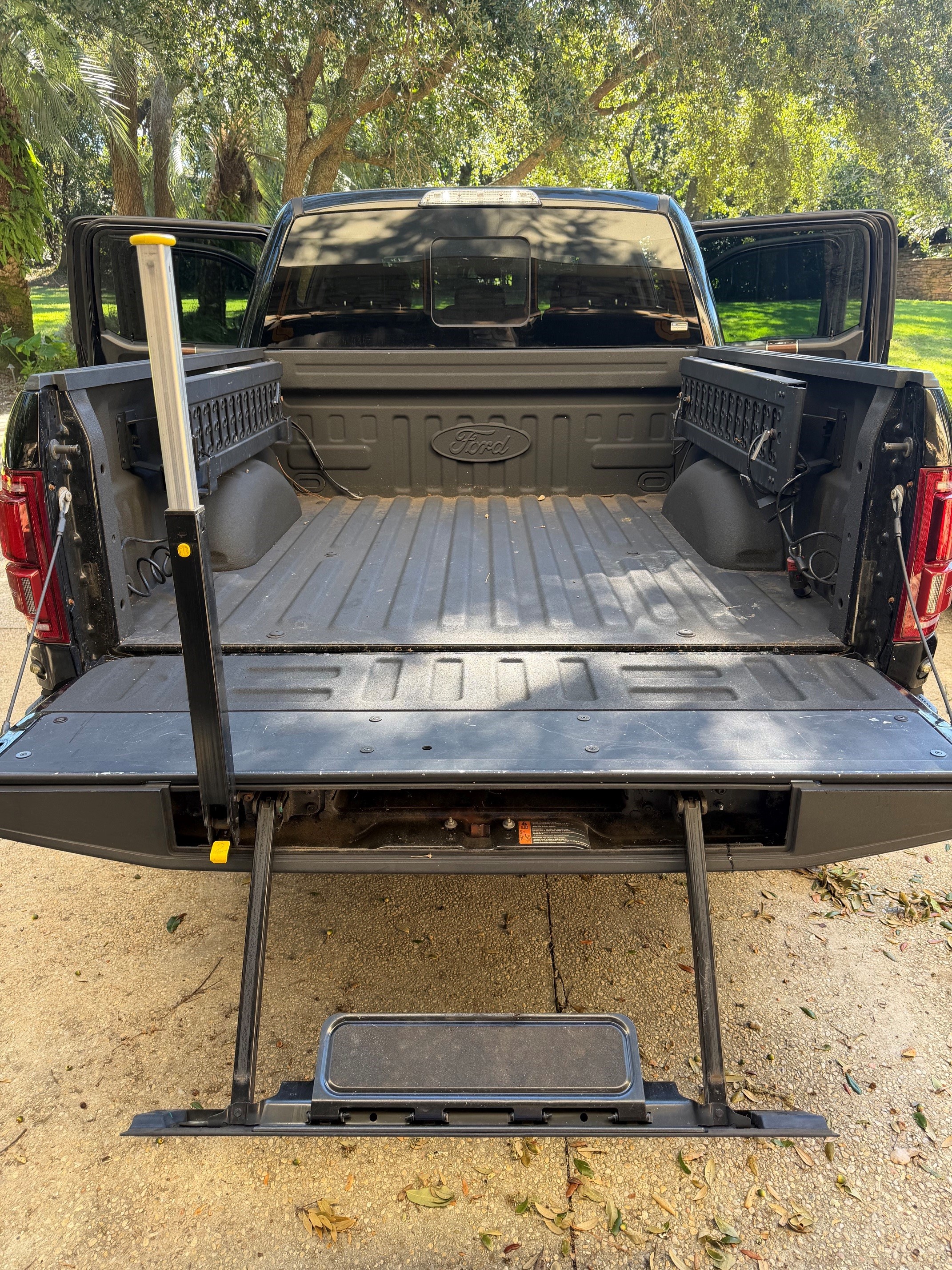 Used 2018 Ford F150 Raptor w/ Equipment Group 802A Luxury AWD/4WD image 10