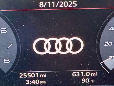 Used 2020 Audi Q3 2.0T Premium image 8