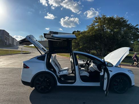 Used 2017 Tesla Model X P100D image 11