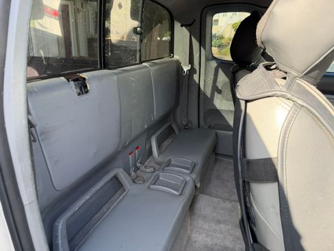 Used 2006 Toyota Tacoma PreRunner w/ TRD Sport Pkg #1 RWD image 8
