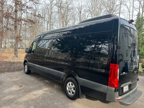 Used 2019 Mercedes-Benz Sprinter 2500 image 1
