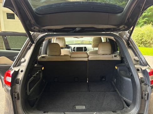 Used 2015 Jeep Cherokee Limited w/ Luxury Group FWD image 14