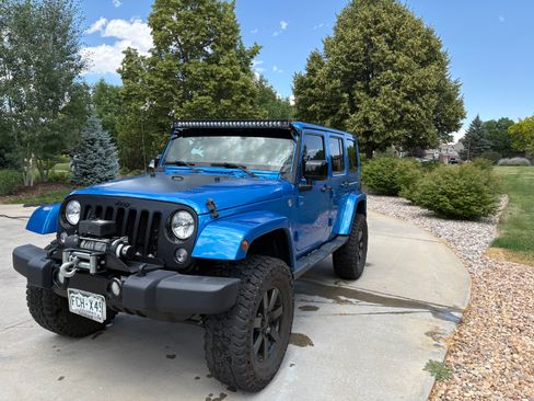 Used 2014 Jeep Wrangler Unlimited Sahara AWD/4WD image 8