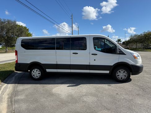 Used 2019 Ford Transit 350 XLT image 5