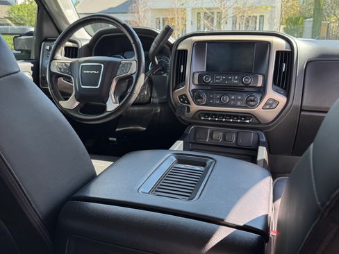 Used 2018 GMC Sierra 2500 Denali w/ Duramax Plus Package image 5