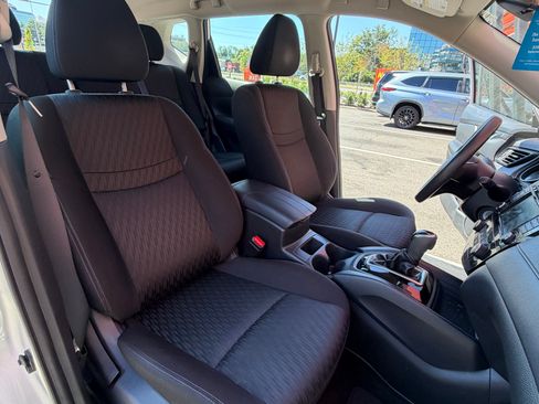 Used 2018 Nissan Rogue S AWD/4WD image 15