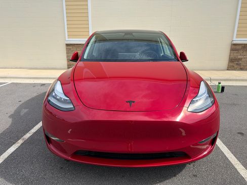 Used 2022 Tesla Model Y Long Range AWD/4WD image 4