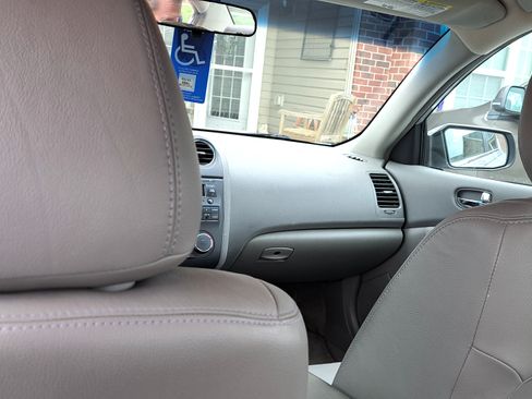 Used 2010 Nissan Altima 2.5 S image 17