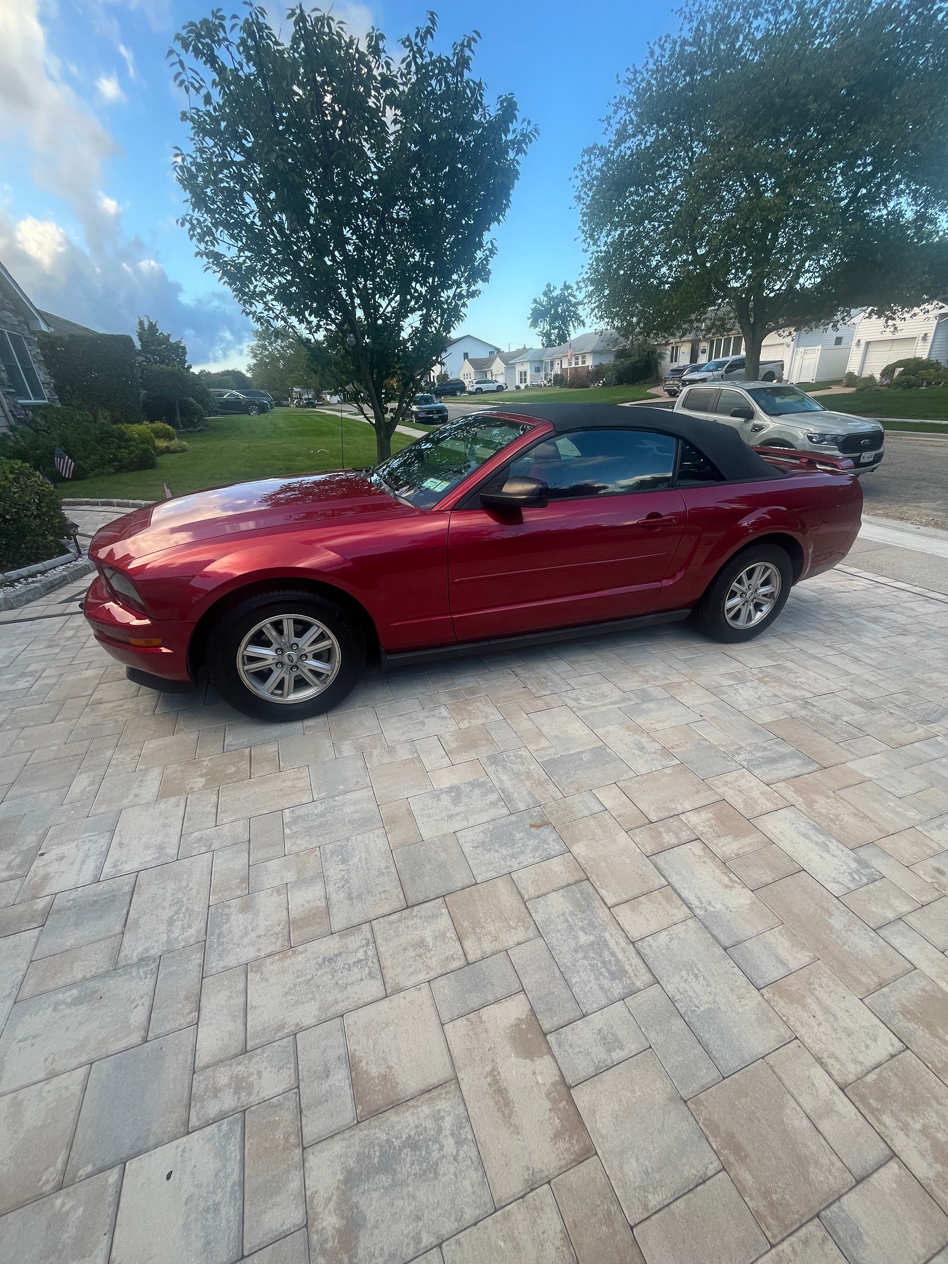 Used 2006 Ford Mustang Convertible RWD image 5