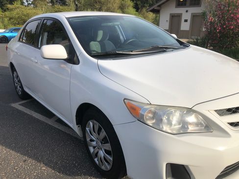 Used 2012 Toyota Corolla LE image 15