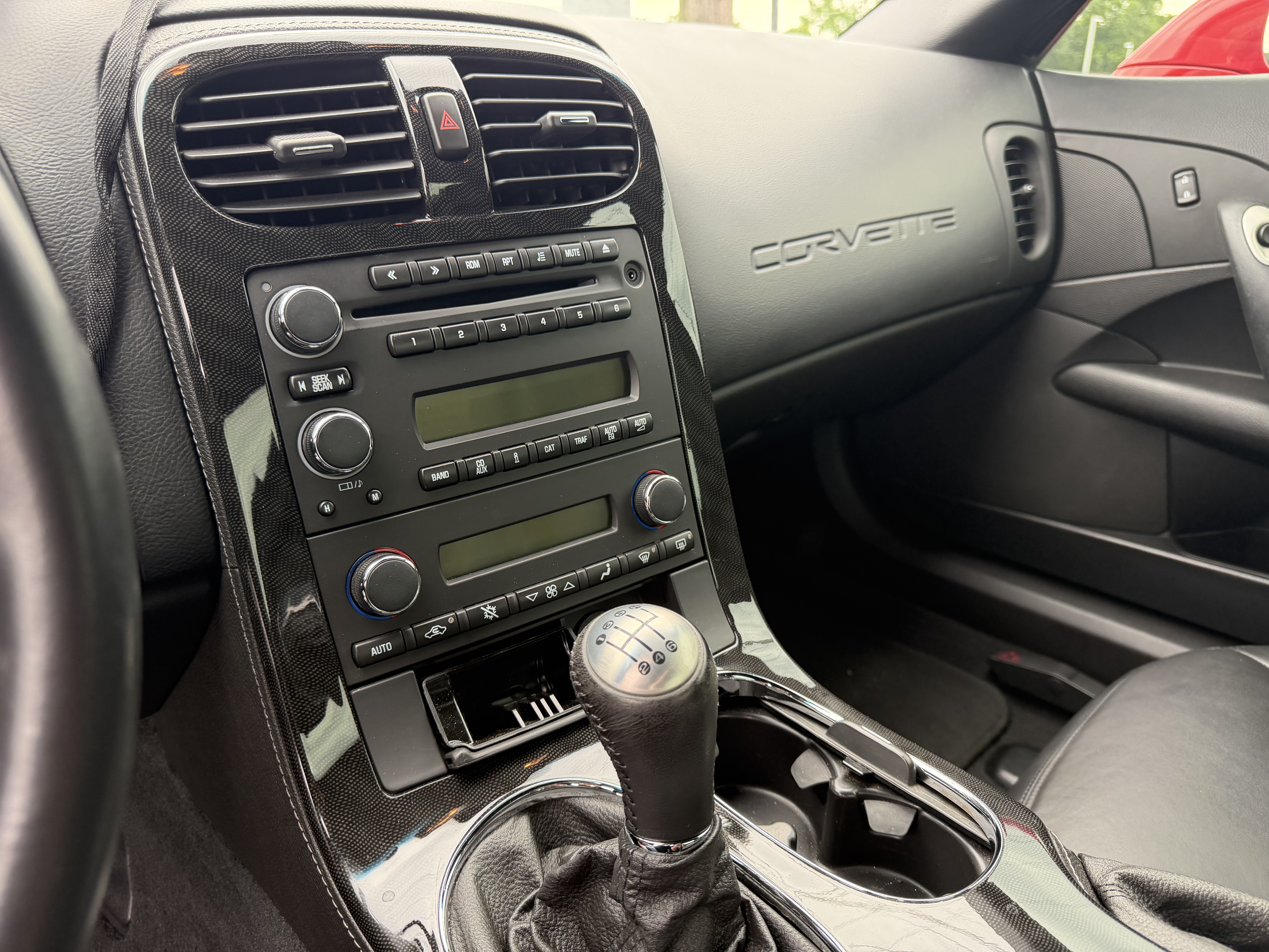 Used 2010 Chevrolet Corvette Coupe w/ 1LT RWD image 6