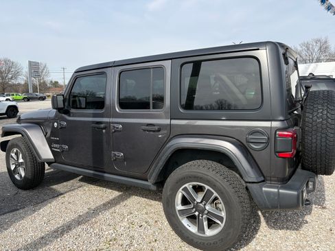 Used 2018 Jeep Wrangler Unlimited Sahara image 5